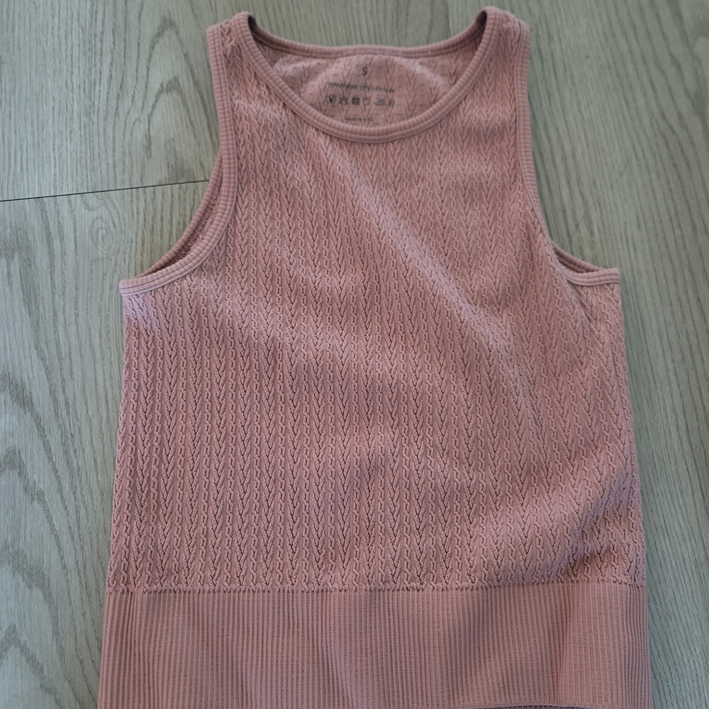 Aritzia Textured Pink Tank Top